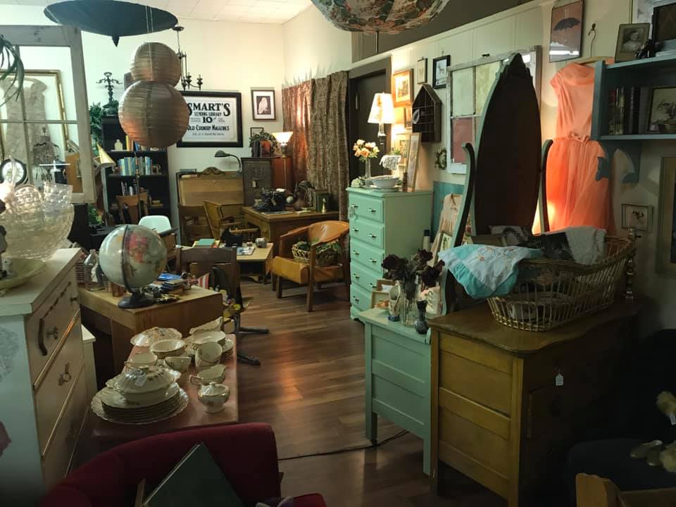Day Trippin’, an antique store in rural Manitoba that you have to see ...