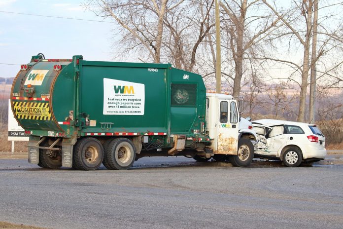 Terrifying Garbage Truck Crash Sends One To Hospital - Bdnmb.ca Brandon MB